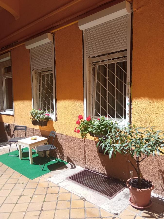 Free Parking Garage! Downtown Apartment Close To New York Cafe Budapešť Exteriér fotografie