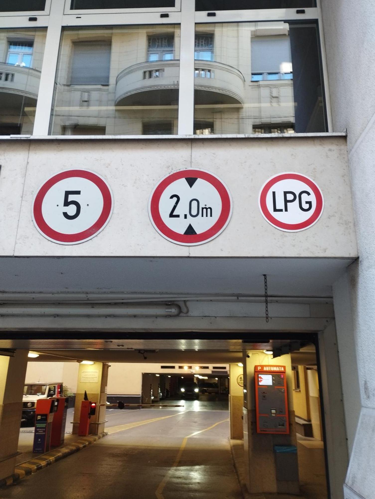 Free Parking Garage! Downtown Apartment Close To New York Cafe Budapešť Exteriér fotografie