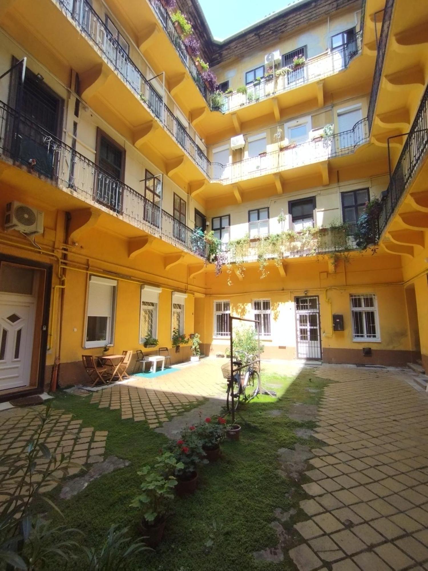 Free Parking Garage! Downtown Apartment Close To New York Cafe Budapešť Exteriér fotografie